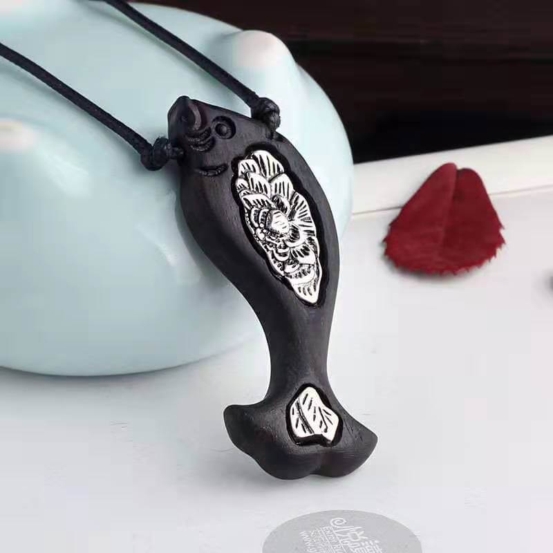 Fish Ebony With Alloy Pendant Necklace-Taikongsky